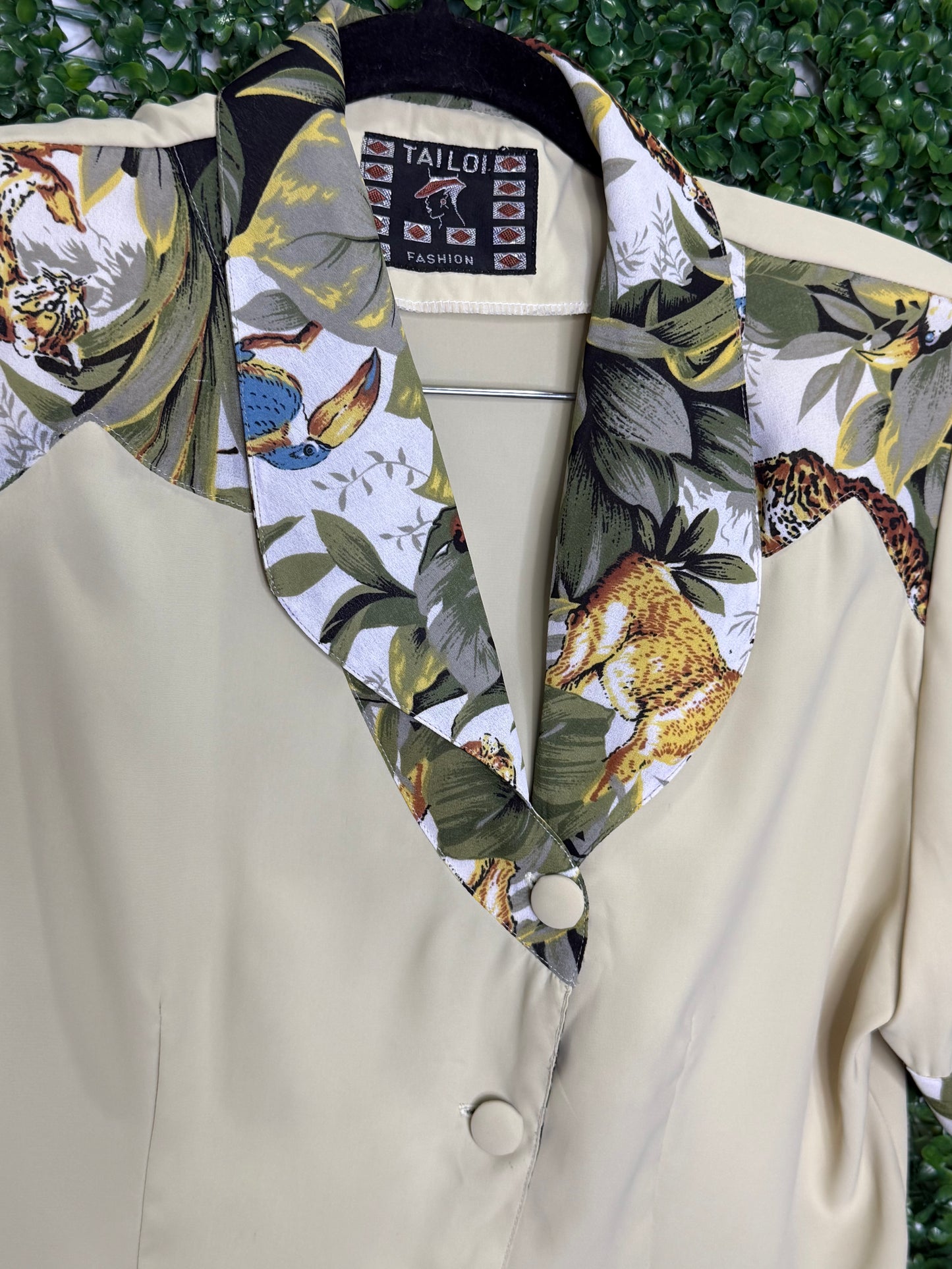 Tailoi Fashion Animal Print Accented Blouse