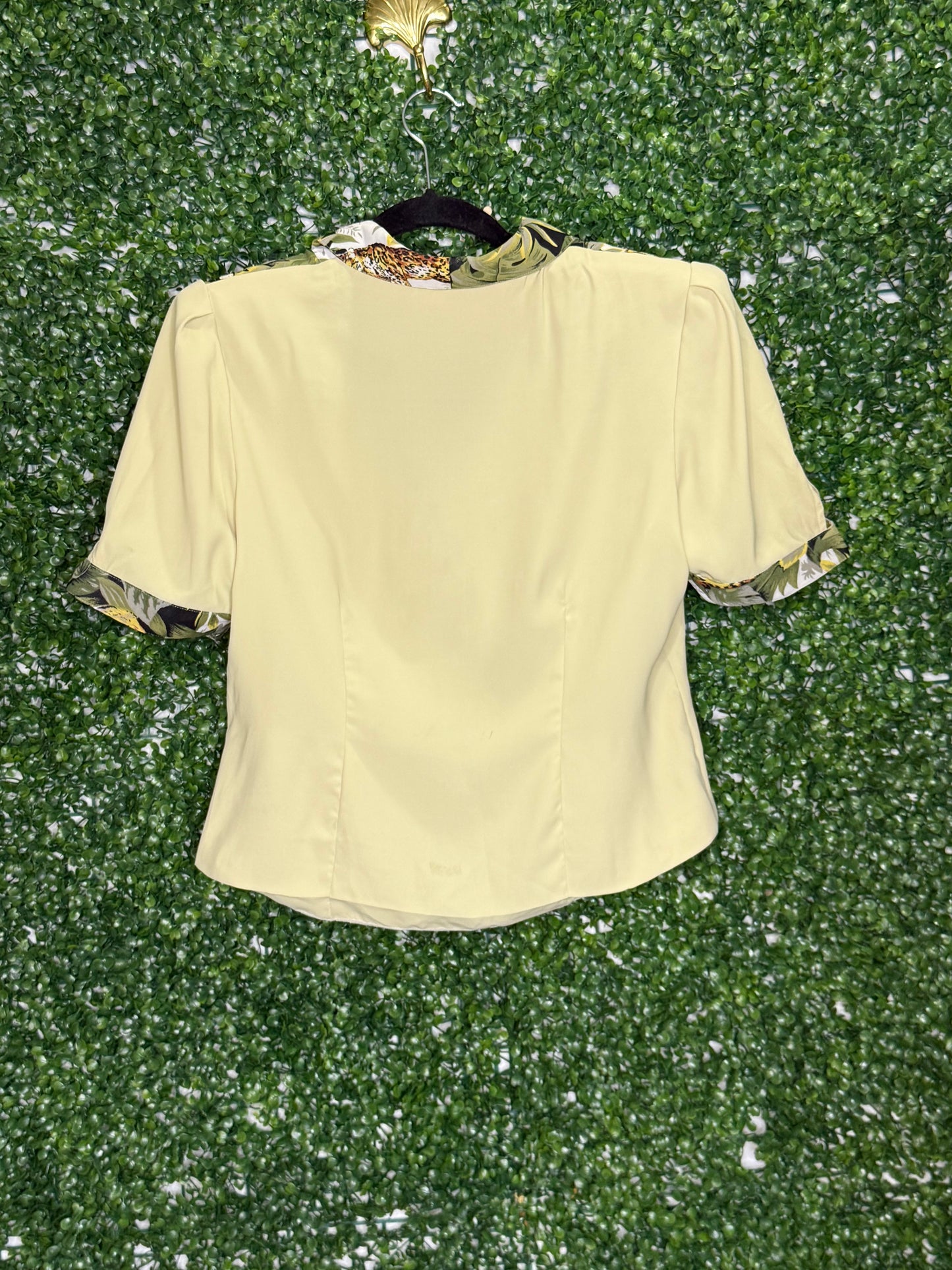 Tailoi Fashion Animal Print Accented Blouse